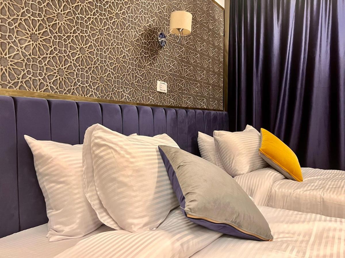 Grand Pyramids Inn Kafret el-Gabal Exteriör bild