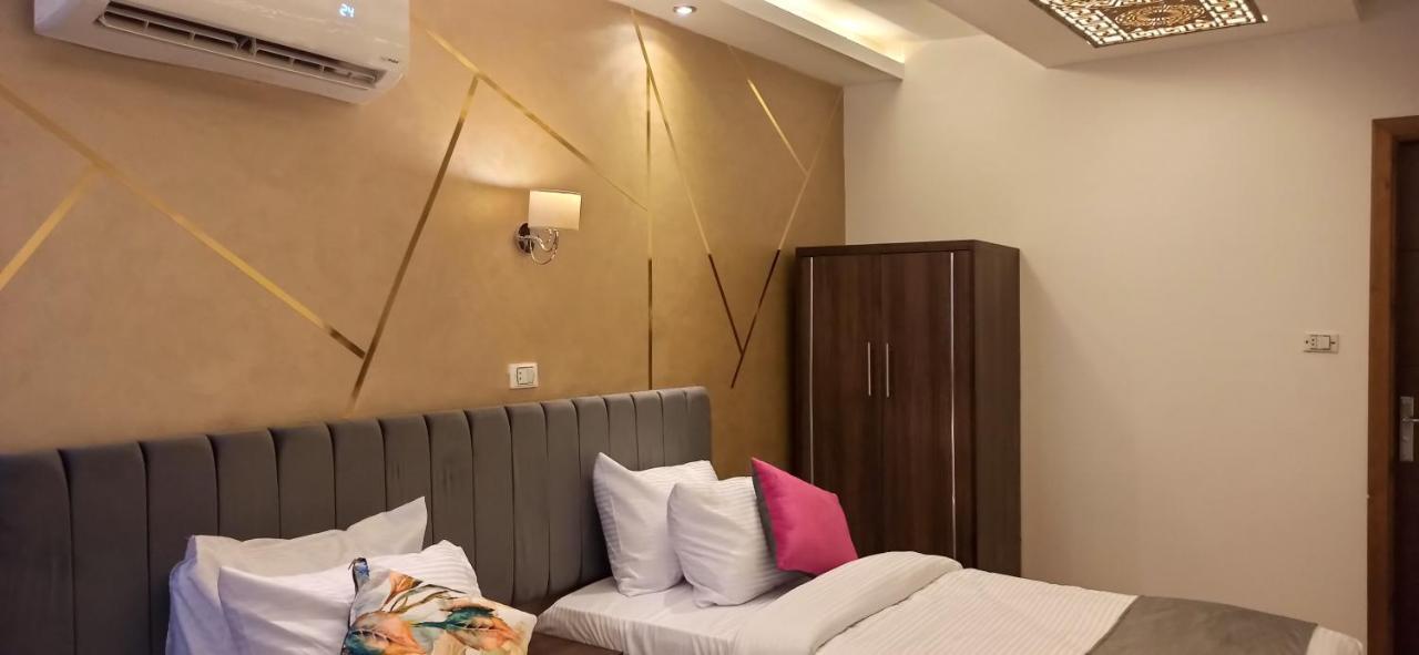 Grand Pyramids Inn Kafret el-Gabal Exteriör bild